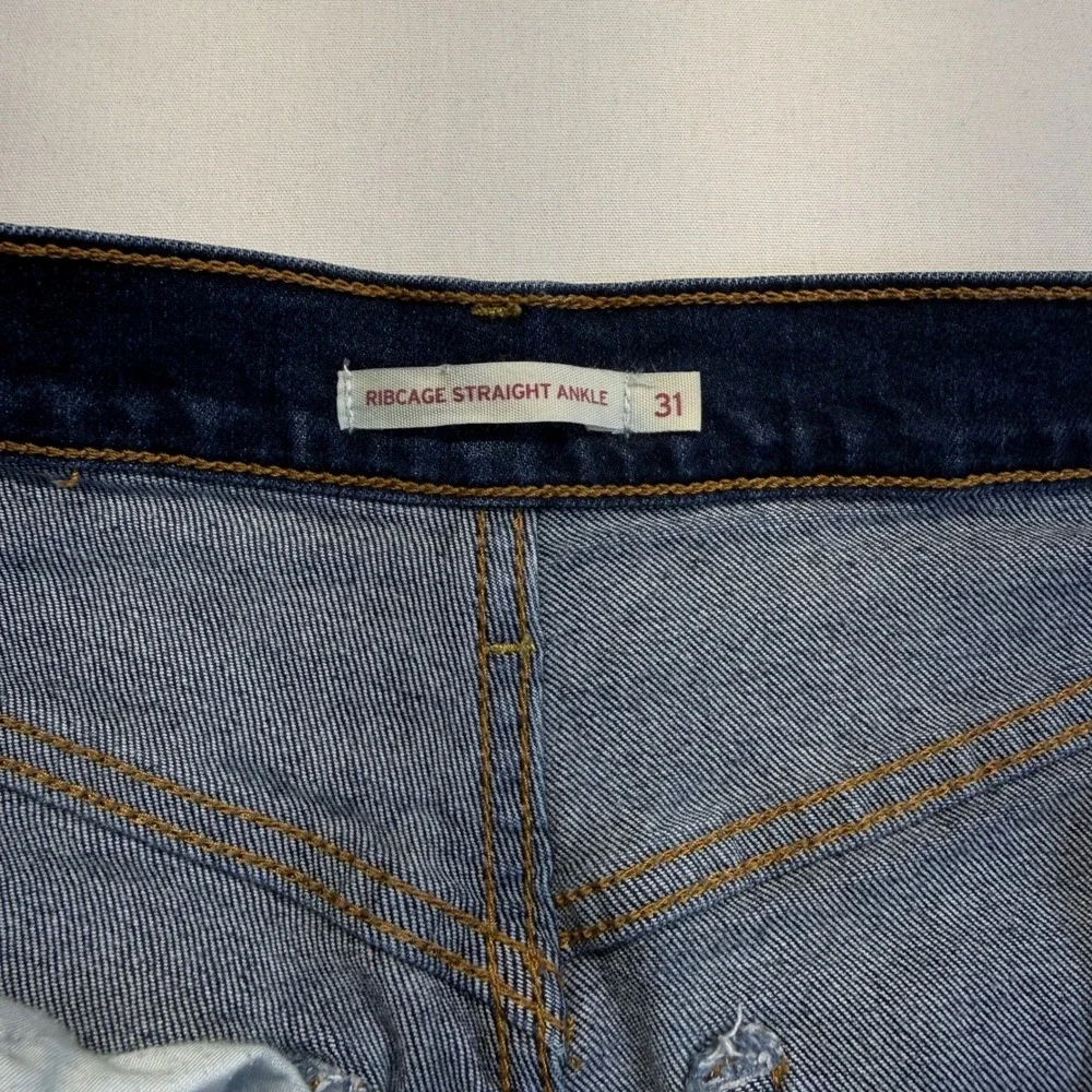 Levi's Ribcage Straight Ankle Distressed Jeans Dark Wash 31 Crop Wide Leg‎ Women